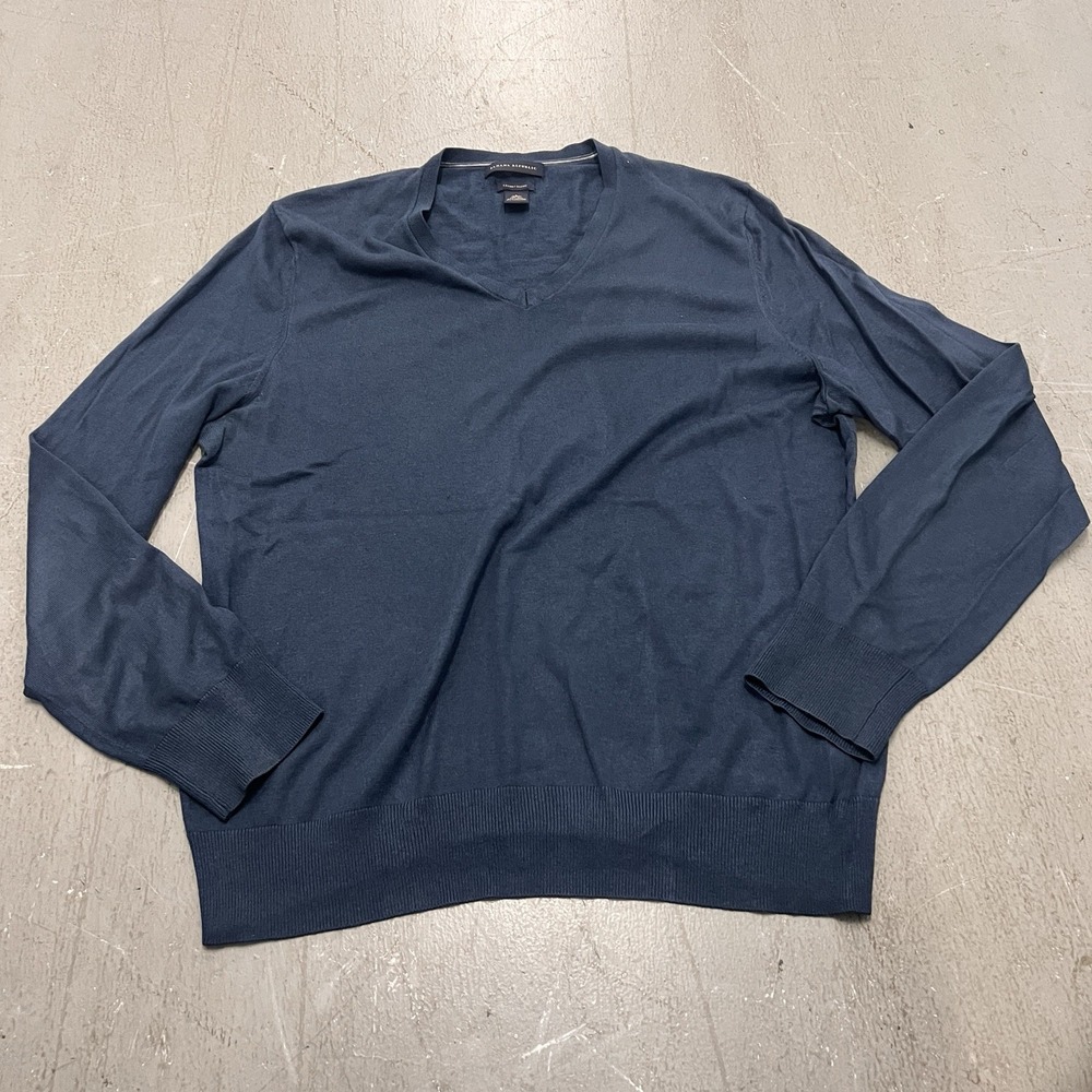 Banana Republic Men's Navy Luxury Blend V-Neck Sweater Soft Knit Pullover Size L